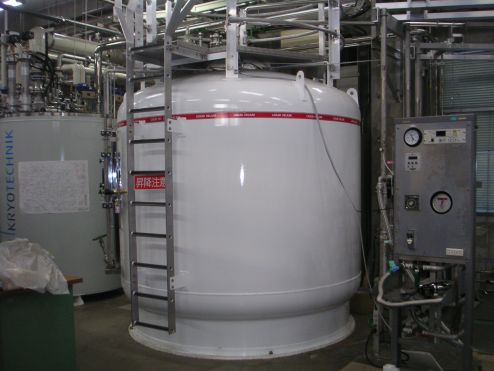 photo : Facilities for Helium Liquefaction 1
